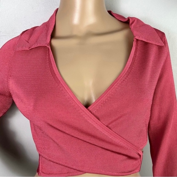 NEW CULT GAIA PINK KNIT CROPPED WRAP TOP - Picture 4 of 11